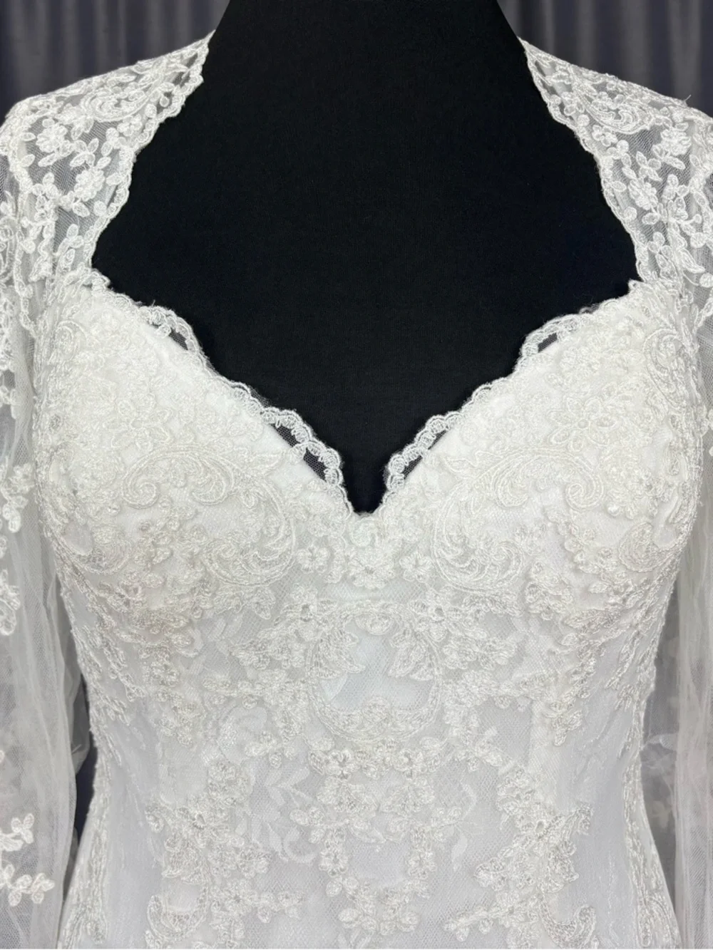 Alfred Angelo White Lace Backless Long Sleeve Bridal Wedding Gown 16 - Picture 4 of 15